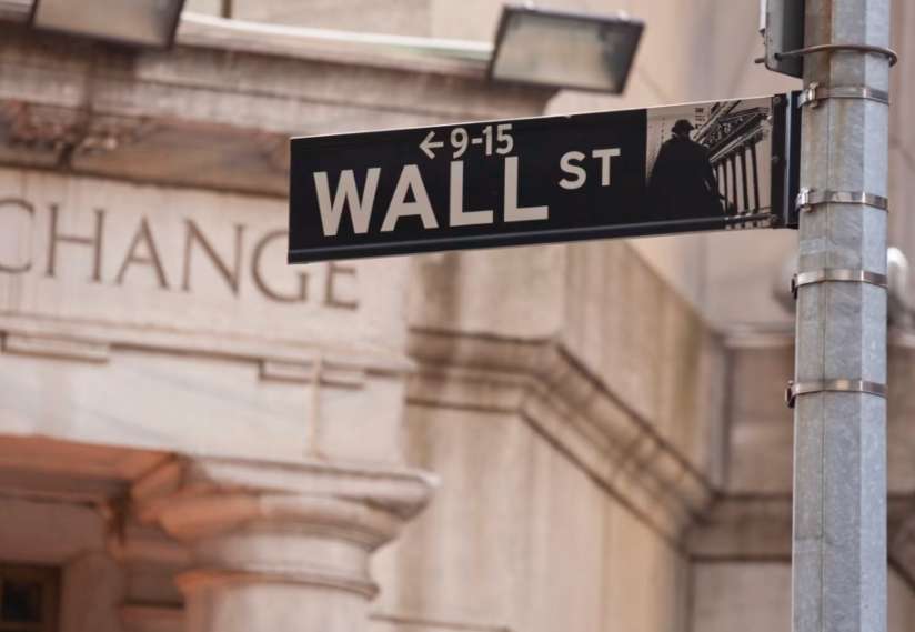 Bank Wealth Management Gains Investor Favor